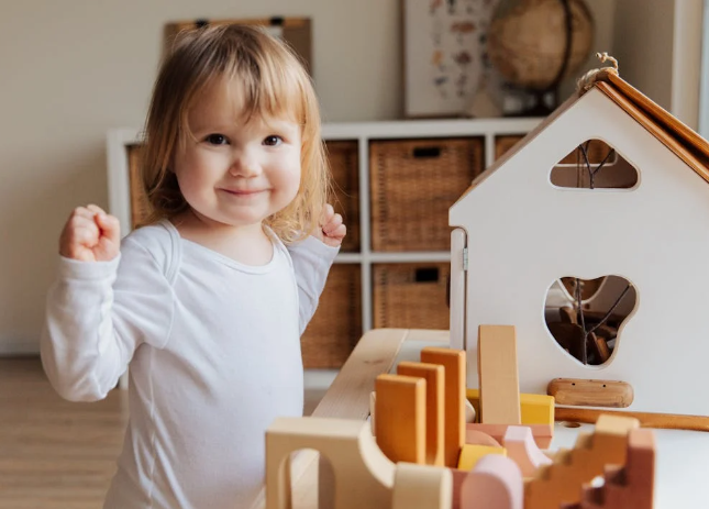 Les 5 Façons Bienveillantes d'Occuper son Bébé